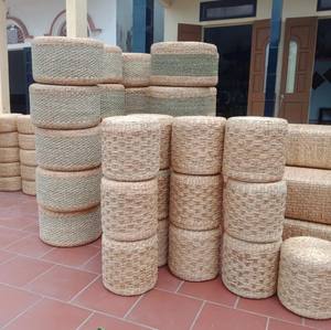 Puf de suelo de mimbre de jacinto de agua Otomana redonda natural y almohadilla de cojín para exterior Desde 99 Gold Data - Product Image 2