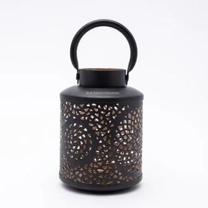 Linterna de vela de Metal con diseño Floral, linterna colgante con acabado negro para el hogar, decoración de eventos navideños, linterna cortada con láser - Product Image 1