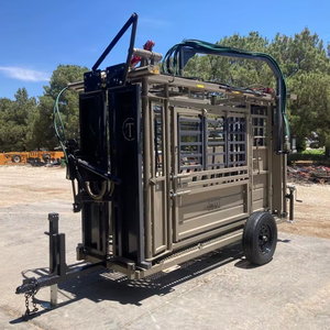 Nouveau 2024 CATTLE CHUTE Circle T Chutes, bacs d'encastrement hydrauliques avec moteur de pompe et roulement - Product Image 1