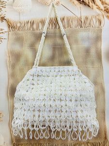 Sacs de soirée indiens faits à la main à la mode en pierre de cristal brodés Batwa Potli pour les mariages retourne les célébrations! - Product Image 3