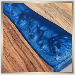 Posavasos Cuadrado de Madera Hecho a Mano con Incrustaciones de Resina Azul, Diseño Moderno, Tapetes y Almohadillas - Product Image 4