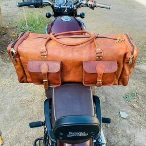 Sac de sport en cuir véritable vintage unisexe extensible pour la nuit, bagage de week-end, logo personnalisé, sac de voyage tendance pour hommes avec bonbon - Product Image 3