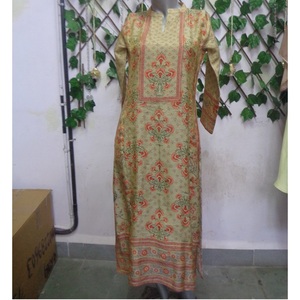 Vêtements ethniques indiens Kurta imprimée numériquement pour femmes pour les occasions de mariage et de fête d'Inde - Product Image 1