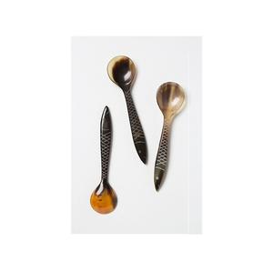 Juego de cuchara de cuerno artesanal único creado a partir de materiales de cuerno natural perfecto para cocinas de granja y amantes de la decoración rústica - Product Image 1