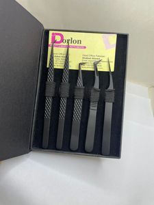 Pinzas de extensión de pestañas negras mate de volumen y aislamiento de etiqueta privada Pinzas de puntas de fibra con embalaje de caja - Product Image 2