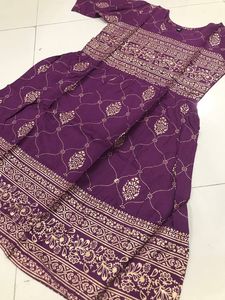 Nouvelle robe de designer tendance Kurti pour filles en rayonne disponible au prix de gros auprès d'un fournisseur indien - Product Image 5