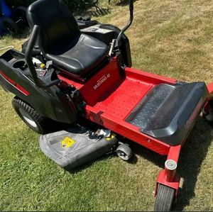 Proveedor profesional OEM Servicio de exportación Cortacésped de giro cero para montar en césped. - Product Image 1