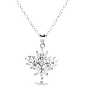 Collana con Pendente in Argento Sterling e Cristalli, Elegante e Lussuosa per Donne - Product Image 1