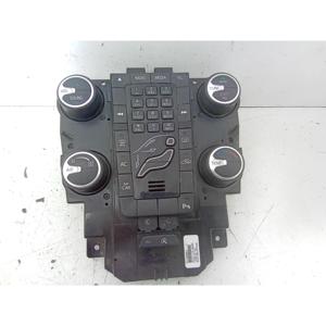 คอนโซลกลางพร้อมระบบควบคุมอุณหภูมิและวิทยุ VOLVO V40 ซีรีส์ 31346951 D 5204 T6 ดีเซล 2000 (12>15) - Product Image 1