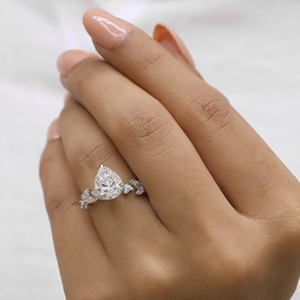 Bague de fiançailles inspirée de la nature en diamant Moissanite taillé en poire de 2.5 carats, bague d'anniversaire unique en forme de feuille pour elle - Product Image 6
