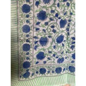 Pareo Tejido Transpirable con Estampado Floral, Elegante y Holgado, para Usar como Traje de Baño o Salida de Playa - Product Image 1