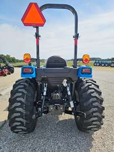 Tractor LS MT226HE 25HP HST 4WD Tractor de ruedas con bomba HST Motor Caja de cambios Cojinete Núcleo Componentes para alta productividad - Product Image 6