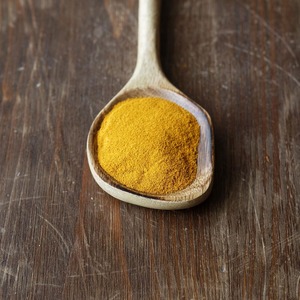 Poudre de curcumine de curcuma pure AD extrait de racine de curcuma séché avec biopérine 95%: 10:1 curcuminoïdes - Product Image 2