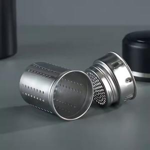 Bouteille d'eau en métal isolée de qualité supérieure avec affichage de la température LED, impression découpée, finition polie élégante, prix pour 1 pièce - Product Image 5