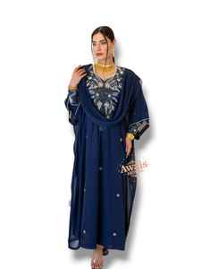 Abaya en satin de soie modeste en gros à Dubaï, manches longues, longueur au sol, broderie, vêtements islamiques, robe pour femmes, couleur contrastée droite - Product Image 4