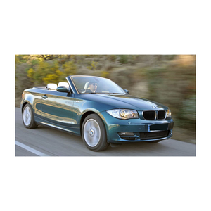 Vehículo de lujo convertible BMW Serie 1 con un diseño elegante y un rendimiento dinámico - Product Image 4