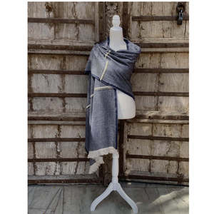 Pañuelo de Cachemira con Rayas Azul Marino - Product Image 1