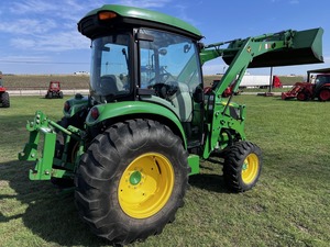 Tractor Utilitario John Deere 4044R Usado de Alta Calidad, Tractor Agrícola de Alto Rendimiento en Venta - Product Image 6