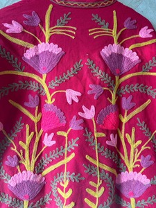 Fabricante y mayorista de chaqueta Suzani de algodón bordada Ropa de abrigo étnica colorida Chaqueta bordada Suzani de algodón - Product Image 3