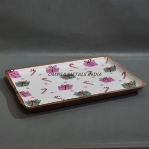Bandeja de madera de mango única con patrón de regalo de Navidad y acabado brillante para una Decoración de mesa elegante y entretenimiento de temporada - Product Image 1