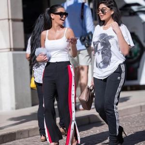 Pantalon de jogging pour homme, coupe droite, style 'Cut and Sew', avec chemises assorties à jambe large personnalisées - Product Image 3