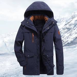 Nouveau design Veste doudoune enduite personnalisable d'hiver pour hommes, support réversible écologique de haute qualité, rempli de coton avec lettre - Product Image 4