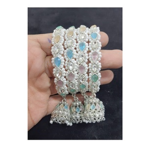 Bracelets traditionnels Kundan Latkan pour femmes bijoux de mariée faits à la main pour mariages et festivals - Product Image 1