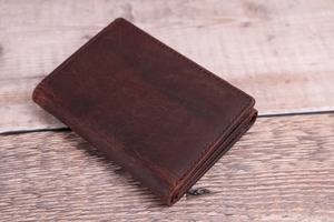 Cartera triple personalizada con grabado de escritura a mano para hombre, billetera de cuero marrón genuino, regalo de Navidad personalizado para él, 2017 - Product Image 2