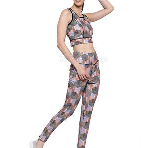 Ensemble de yoga à motif solide pour femmes, vêtements de fitness personnalisables avec conception de sublimation - Product Image 2