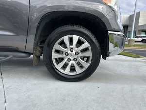 Toyota Tundra 2017 d'occasion en excellent état, sans accident, conduite à gauche/droite - Product Image 2