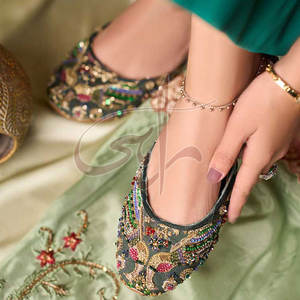 Fashion Accessories New Style Khussa Customized <b>Logo</b> Printing Anti-Slippery High Quality Genuine Leather Outsole Hot Sale Beauty - Product Image 3