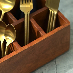 Porte-couverts en bois de manguier pour un rangement pratique Porte-couverts en bois d'inspiration vintage pour la salle à manger à la maison - Product Image 1