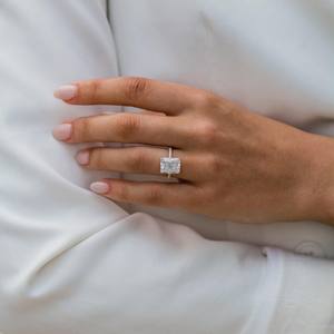 Bague de fiançailles Moissanite 12x10mm coupe rayonnante | Pave Band Solitaire en argent ou or | OEM de bijoux fins de mariage de mariée - Product Image 2