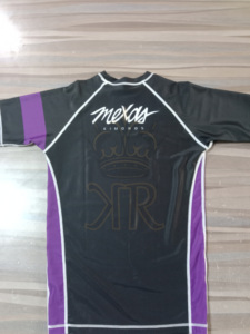 Personnalisé Demi Manches Jiu Jitsu Rash Guard Classé BJJ Rash Guard Meilleure Qualité 240GSM 85% Polyester & 15% Spandex - Product Image 3