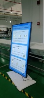 Écran LCD de fenêtre de 3000 lentes lisible à la lumière du soleil ultra mince avec affichage numérique de la fenêtre de magasin debout rotatif