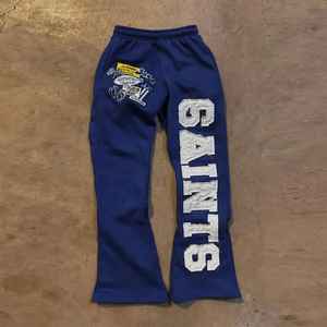 Pantalones Deportivos Casuales de Hombre, Estilo Urbano, Personalizados, con Parches Desgastados, Logotipo Bordado, Tejido Grueso de Poliéster/Algodón - Product Image 1