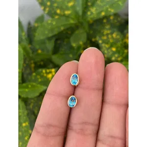 ต่างหูบลูโทแพซทรงกลม ทอง 14k ประดับขอบแบบ Bezel สไตล์วินเทจทันสมัย ดีไซน์ศาสนา ชุบโรเดียม ทำจากสแตนเลสสตีลและทองเหลือง เหมาะสำหรับงานปาร์ตี้ - Product Image 2