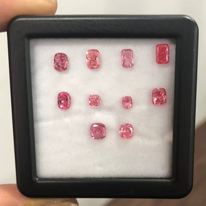 เพชรสังเคราะห์สีชมพูทรงเหลี่ยมมรกตแบบเรเดียนท์คูชั่น ขนาด 0.3 กะรัต ถึง 2 กะรัต สำหรับทำเครื่องประดับ - Product Image 1