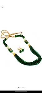 Ensemble de colliers ronds faits à la main en résine verte de luxe, écologiques, à pampilles, pour toutes occasions - Product Image 1