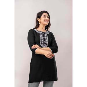 Kurti droit en viscose brodée Chawal Taka pour femme en noir et blanc - Product Image 2