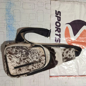 Sombrero Fedora Vaquero Unisex de Cuero Artificial y Bolsa de Cintura con Correa Ajustable para el Hombro, Accesorio de Moda para Exteriores - Product Image 1