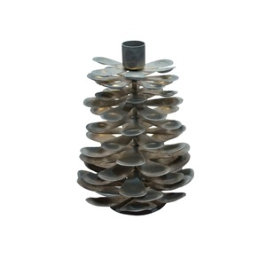 Bougeoirs contemporains en métal en vrac pour les maisons modernes et les intérieurs minimalistes élégants - Product Image 1