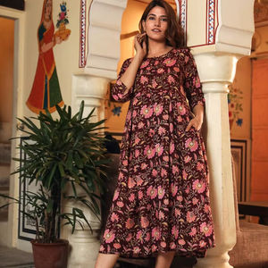 Robe boutonnée bohème Lyanna, imprimée à la main, en coton, marron, rose, robe d'été - Product Image 1