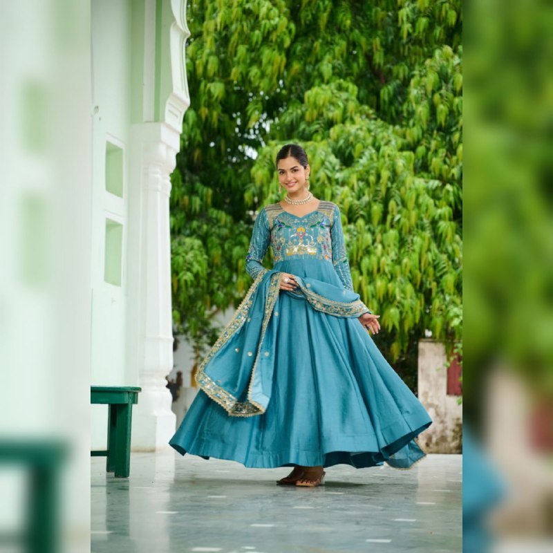 open lace back dress Utsav Ka Noor- Deep Green Mothra Embroidered Anarkali Set