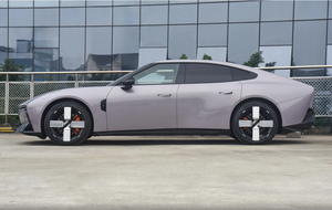 รถซีดานขนาดกลาง P7 ขับเคลื่อน 4 ล้อ ด้วยพลังงานไฟฟ้า 100% กำลังไฟ 203 กิโลวัตต์ ระยะทางวิ่ง NEDC 601-700 กิโลเมตร แบตเตอรี่ 70-90 กิโลวัตต์ชั่วโมง ปี 2024 - Product Image 5