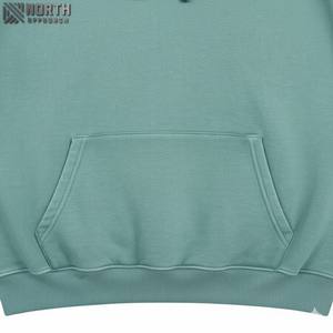 Sweat à capuche zippé surdimensionné en molleton pour hommes Design unique imprimé à la décoloration pour un confort hivernal Doux Confort ultime Motif solide - Product Image 3