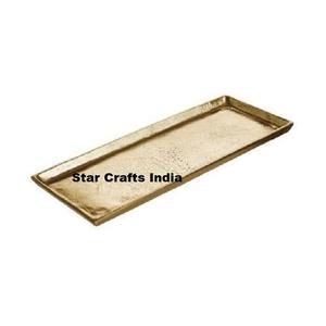 Présentoir à desserts décoratif élégant pour fête de mariage Plateau à fruits secs rectangulaire en métal Plateau de service en or de luxe avec poignées en or - Product Image 1