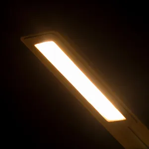 Lampada da Scrivania Ecologica in Bambù Holop, Accessori Verdi per Ufficio - Product Image 2