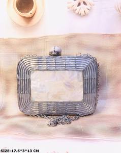 Sac à main de soirée d'embrayage en laiton pour femmes avec clous en pierre fermeture magnétique doublure en polyester accessoire de mode - Product Image 1