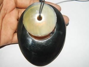 Pendentif artisanal en corne de buffle |   Collier avec pendentif en corne naturelle - Product Image 2